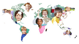 Multikulturelle Weltkarte mit Kinderbildern innerhalb der Länderumrisse